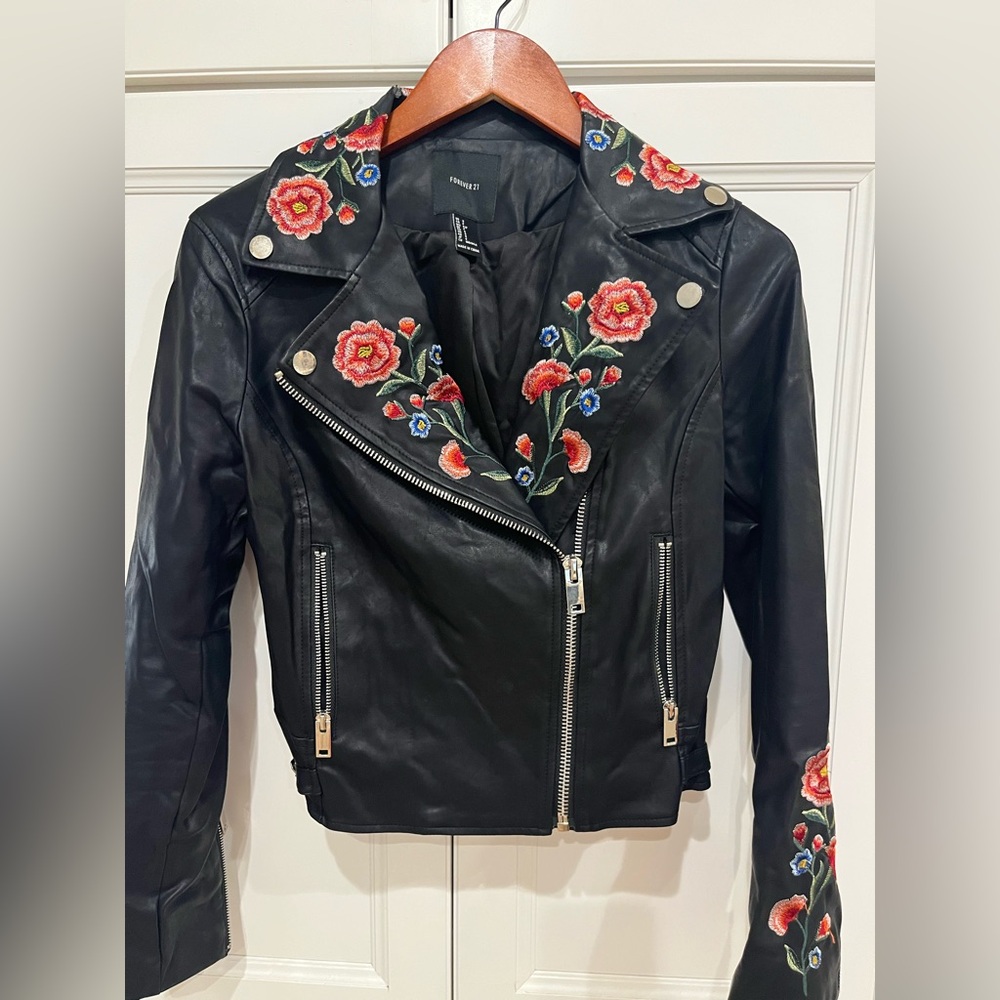 Forever 21 Black faux leather biker moto jacket with floral embroidery